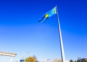 Шығыста Республика күніне орай Мемлекеттік ту көтерілді