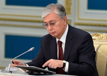 Барлық деңгейдегі мәслихаттардың өкілеттігі мерзімінен бұрын тоқтайды — Президент Жарлыққа қол қойды