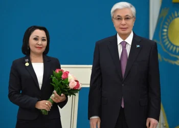 Шығысқазақстандық ұстаз Президент қолынан марапат алды