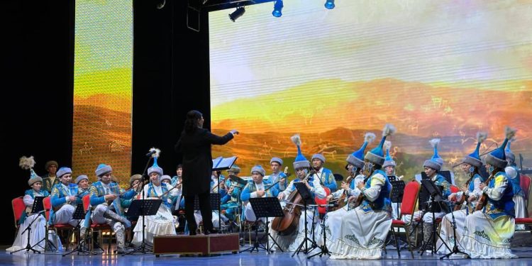 Өскеменге Тарбағатайдан өнер керуені келе жатыр